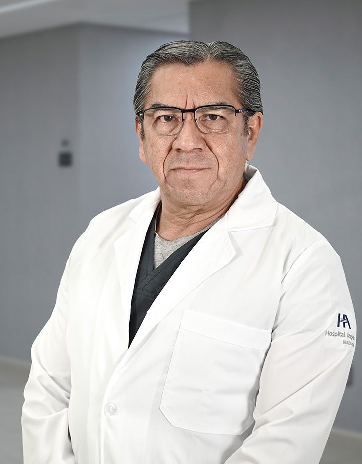 Es la foto de perfil de un algólogo especialista en anestesiología en Ciudad de México de Hospital Angeles Lindavista. Tiene el cabello negro. 