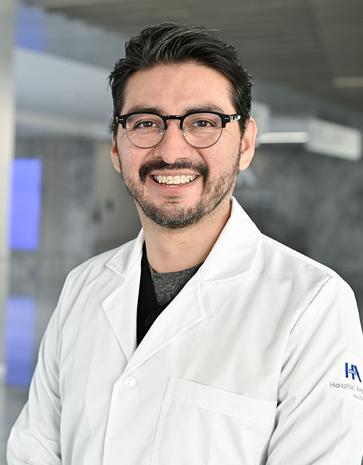 Es la foto de perfil de un cirujano neurológico en Querétaro de Hospital Angeles Centro Sur.