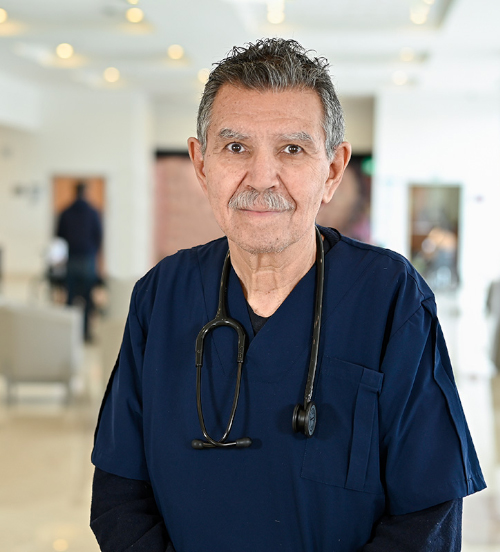 Es la foto de perfil de un infectólogo pediátrico en Xalapa de Hospital Angeles.