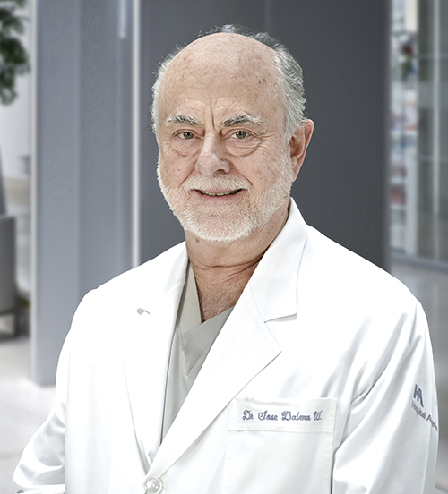 Es la foto de perfil de un oftalmólogo en Huixquilucan de Hospital Angeles Lomas.