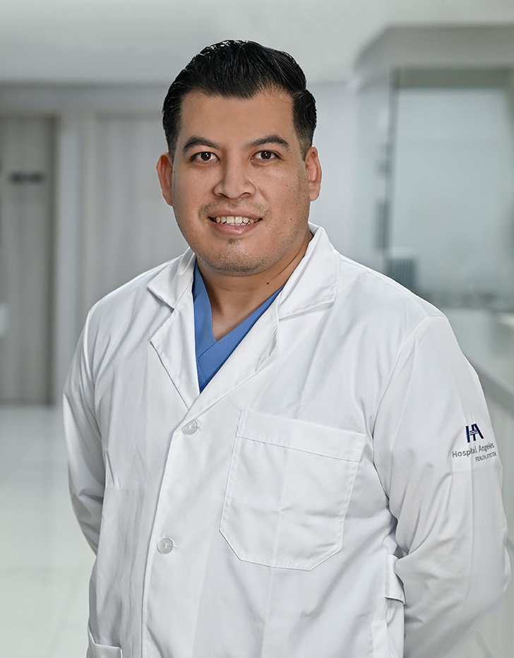 Es la foto de perfil de un cirujano neurológico en Ciudad de México de Hospital Angeles México.