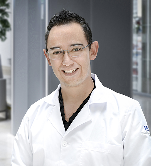 Es la foto de perfil de un reumatólogo e internista en Huixquilucan de Hospital Angeles Lomas.