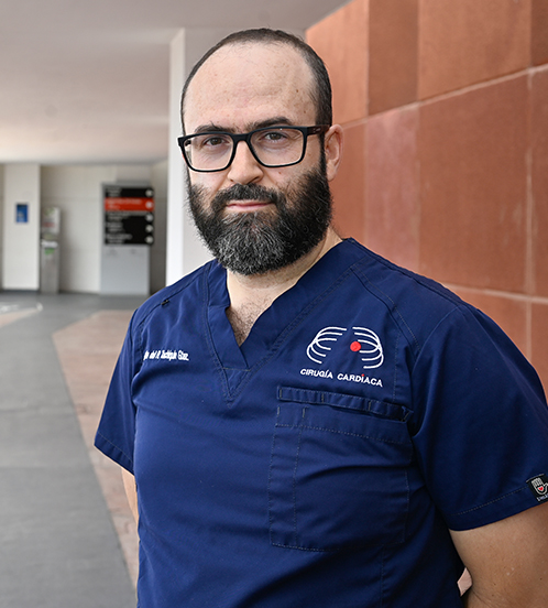 Es la foto de perfil de un cirujano cardiotorácico en León de Hospital Angeles León.
