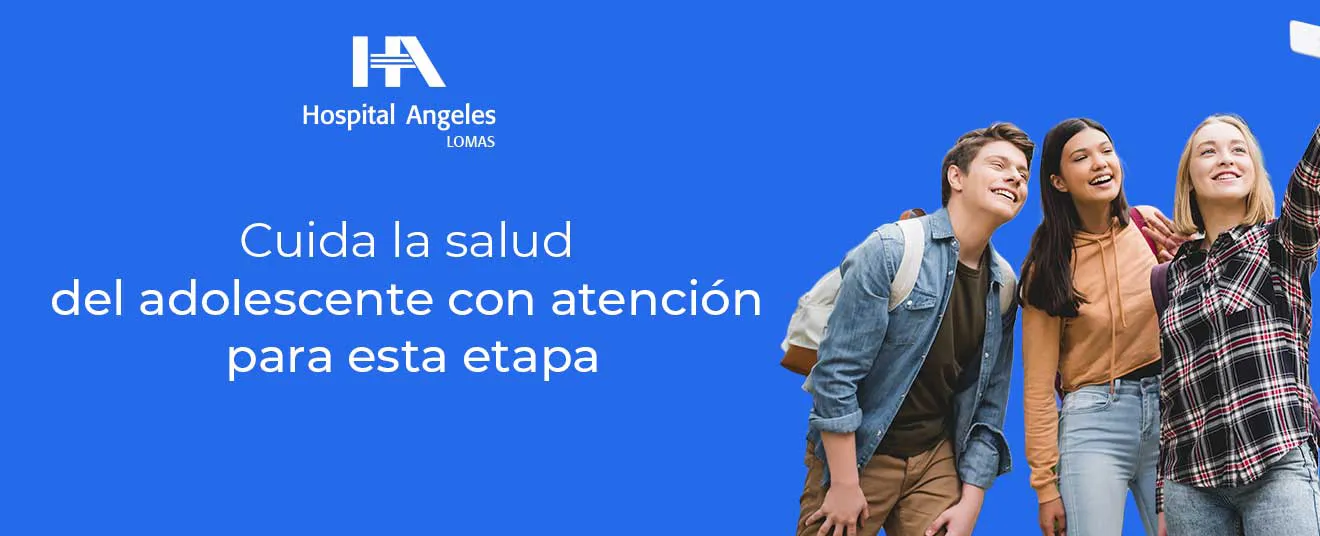  Adolescentes sonrientes se toman una foto, representando atención médica para jóvenes en Hospital Angeles Lomas enfocada en su salud y desarrollo.

